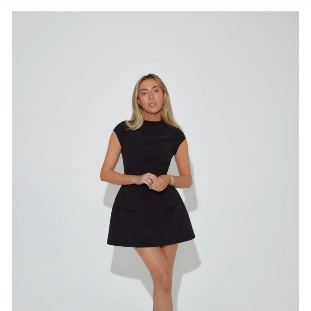 Nwt OddMuse Odd Muse The Ultimate Muse Cap Sleeve Mini Dress | Black size M